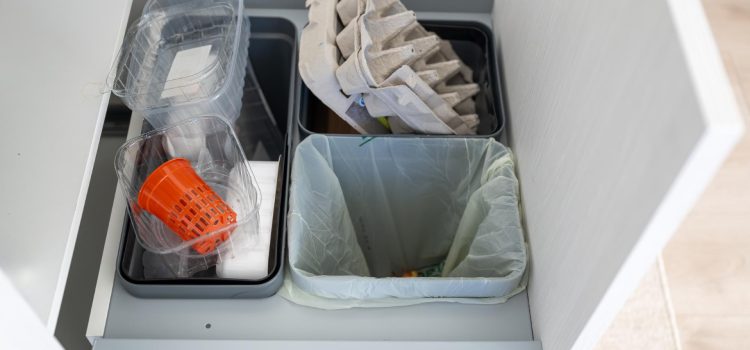 Fini les encombrements : pourquoi opter pour une poubelle encastrable dans votre cuisine ? Fini les encombrements : pourquoi opter pour une poubelle encastrable dans votre cuisine ?